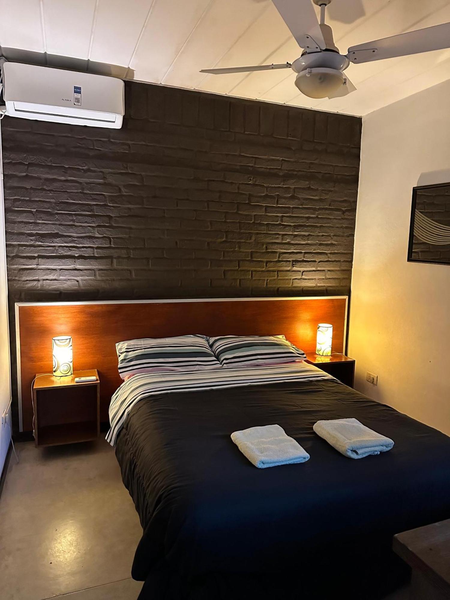 Hostal Carlos Gardel *